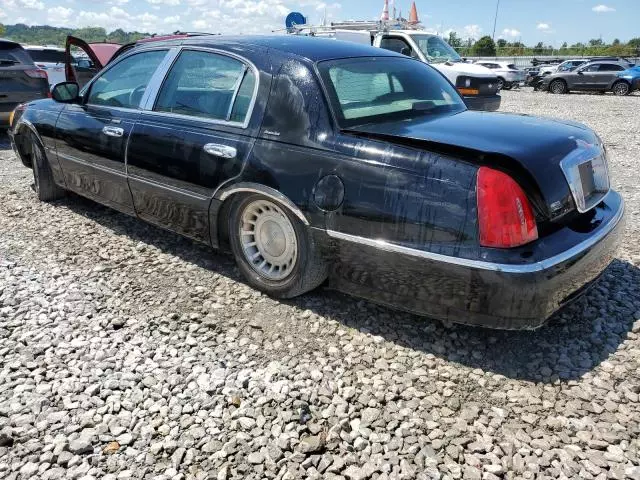 2001 Lincoln Town Car Executive