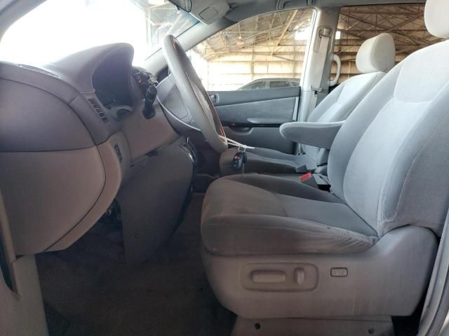 2005 Toyota Sienna CE