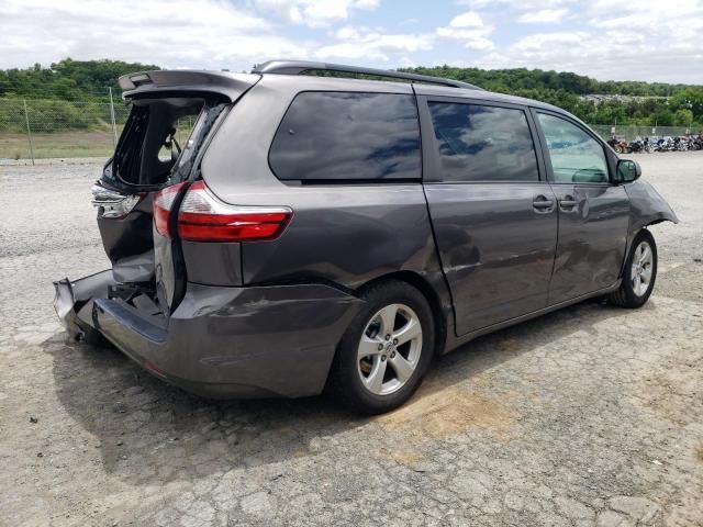 2017 Toyota Sienna LE