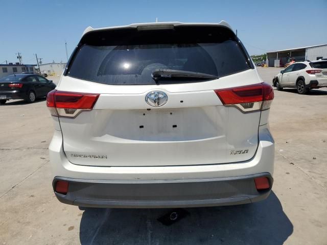 2017 Toyota Highlander SE