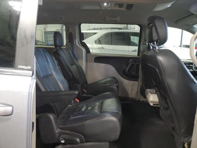 2014 Chrysler Town & Country Touring