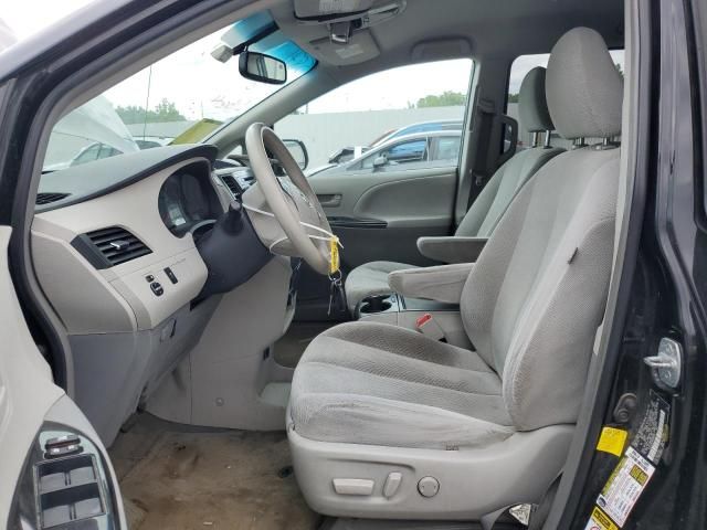 2013 Toyota Sienna LE