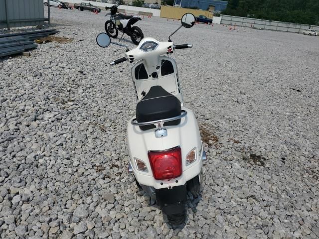 2018 Vespa GTS 300