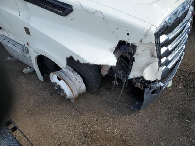 2019 Freightliner Cascadia 126