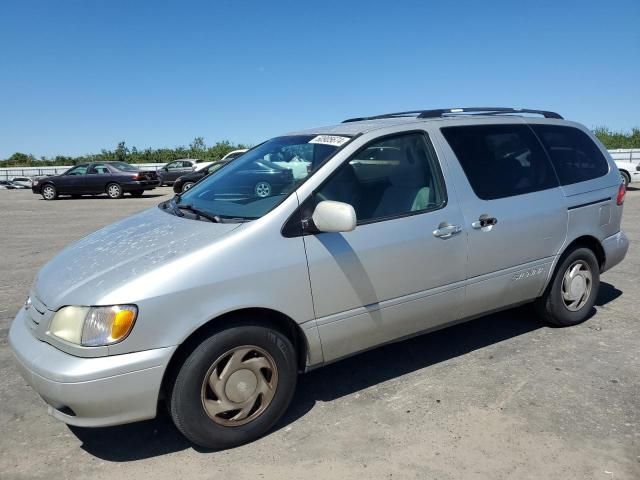 2003 Toyota Sienna LE