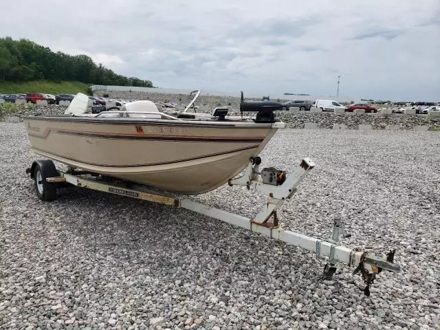 1987 Alumacraft Boat