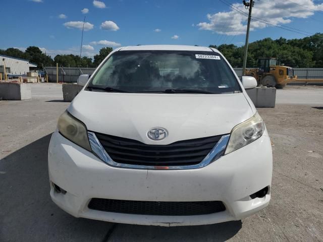 2014 Toyota Sienna LE