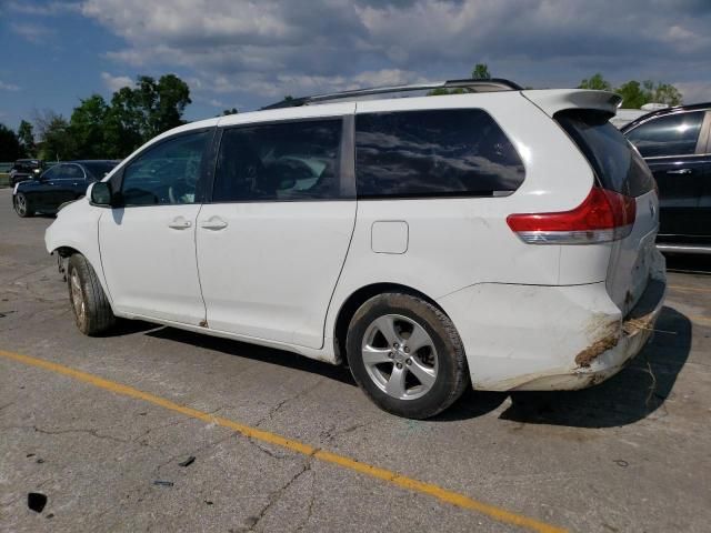 2013 Toyota Sienna LE