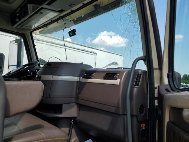 2013 Volvo VN VNL