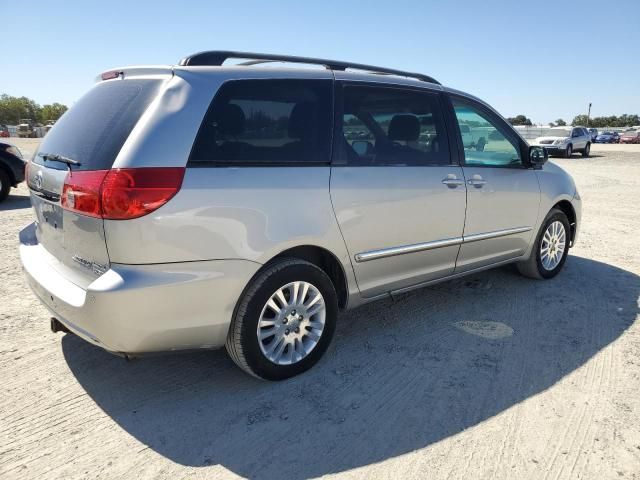 2010 Toyota Sienna XLE