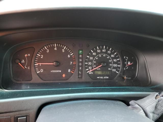 1999 Toyota Sienna LE