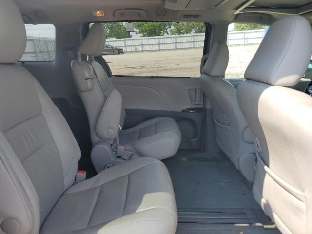 2016 Toyota Sienna XLE