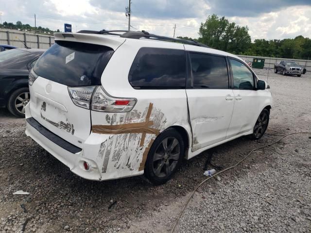 2011 Toyota Sienna Sport