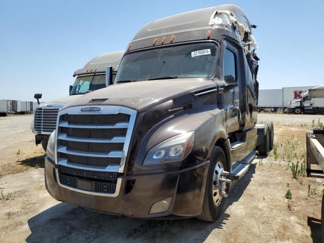 2020 Freightliner Cascadia 126