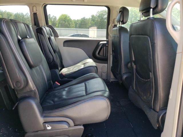 2014 Chrysler Town & Country Touring