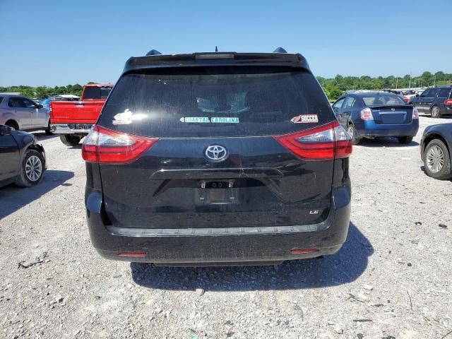 2020 Toyota Sienna LE