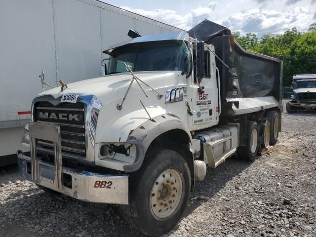 2018 Mack 700 GU700