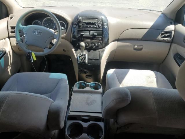 2005 Toyota Sienna CE