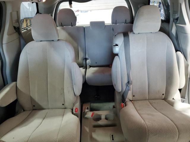 2014 Toyota Sienna LE