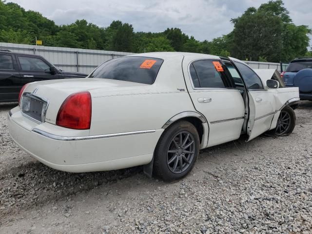 2006 Lincoln Town Car Signature Limited