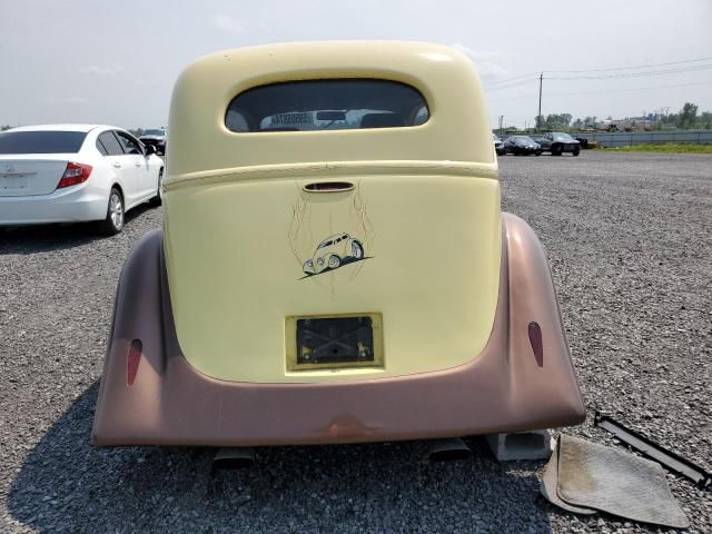 1935 Ford Tudor