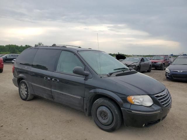 2005 Chrysler Town & Country Limited