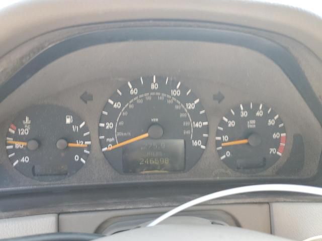 2000 Mercedes-Benz E 320