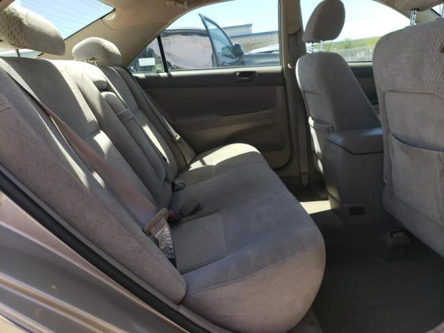 2004 Toyota Camry LE