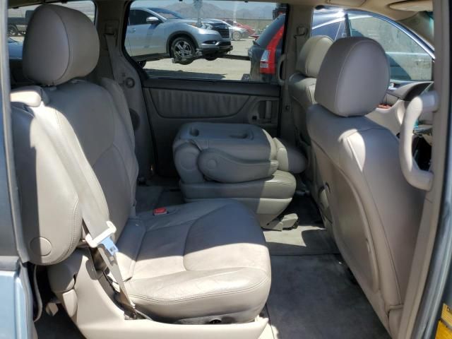 2005 Toyota Sienna XLE