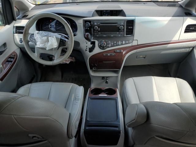 2014 Toyota Sienna XLE