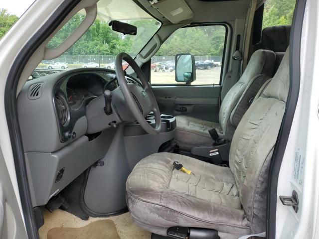 2006 Ford Econoline E450 Super Duty Cutaway Van