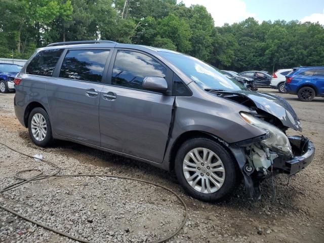 2017 Toyota Sienna XLE