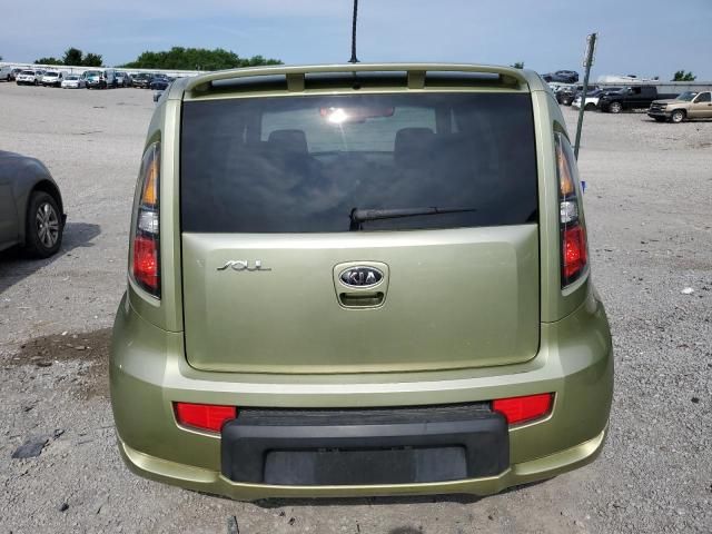 2011 KIA Soul +