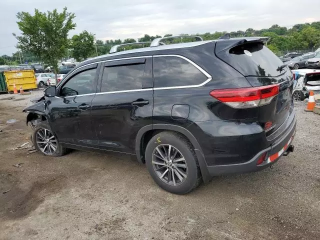 2017 Toyota Highlander SE