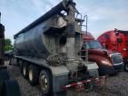 2002 Freightliner Conventional FLD120