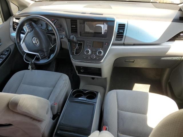 2015 Toyota Sienna LE