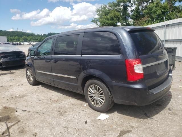 2014 Chrysler Town & Country Touring L