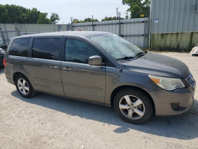 2010 Volkswagen Routan SE