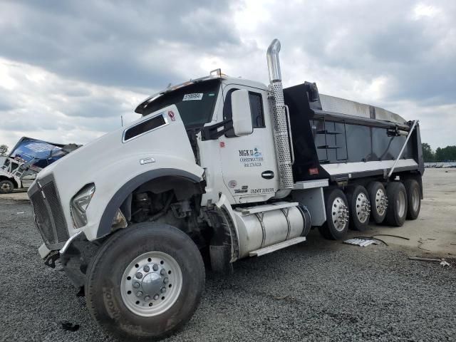 2021 Kenworth Construction T880