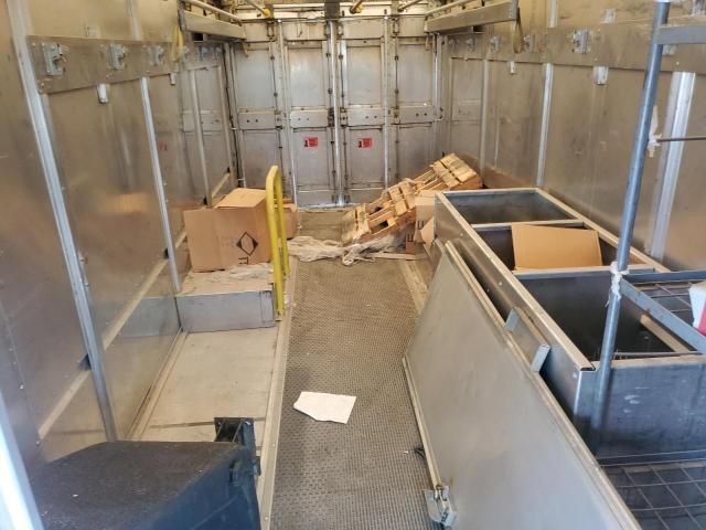 1999 Freightliner Chassis M Line WALK-IN Van