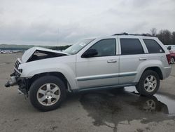 Lots with Bids for sale at auction: 2009 Jeep Grand Cherokee Laredo