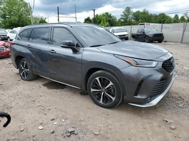 2022 Toyota Highlander XSE