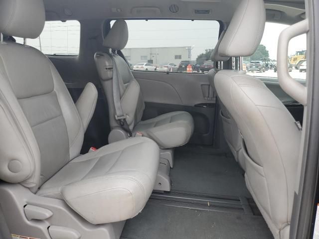 2017 Toyota Sienna XLE