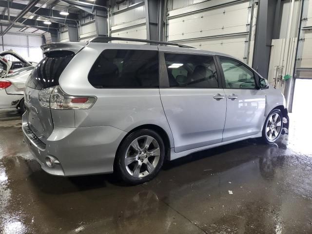 2011 Toyota Sienna Sport