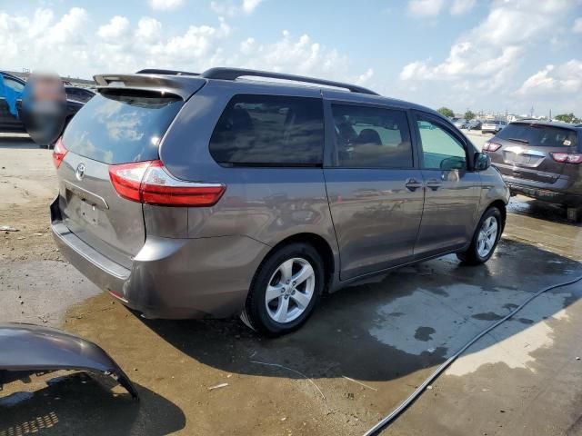 2017 Toyota Sienna LE