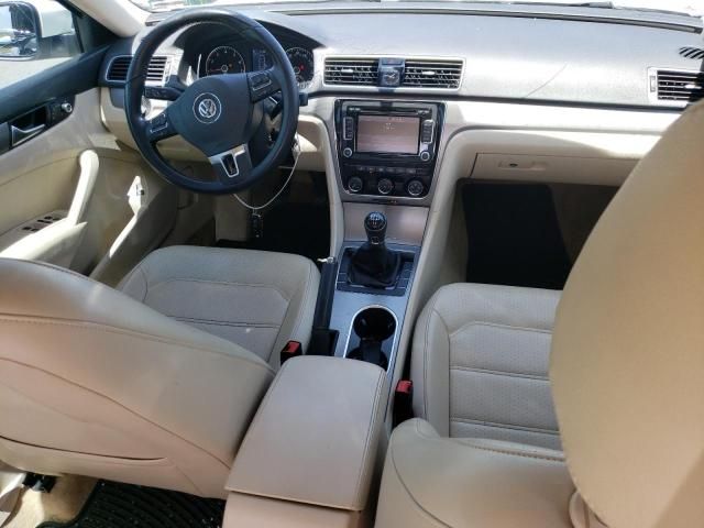 2014 Volkswagen Passat SE