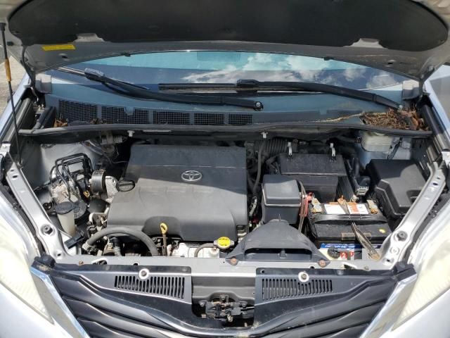 2013 Toyota Sienna LE