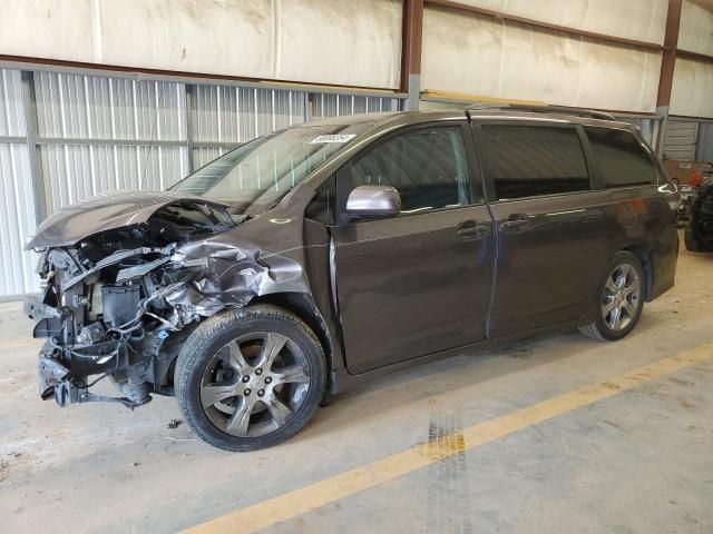 2012 Toyota Sienna Sport