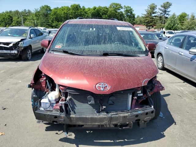 2015 Toyota Sienna LE