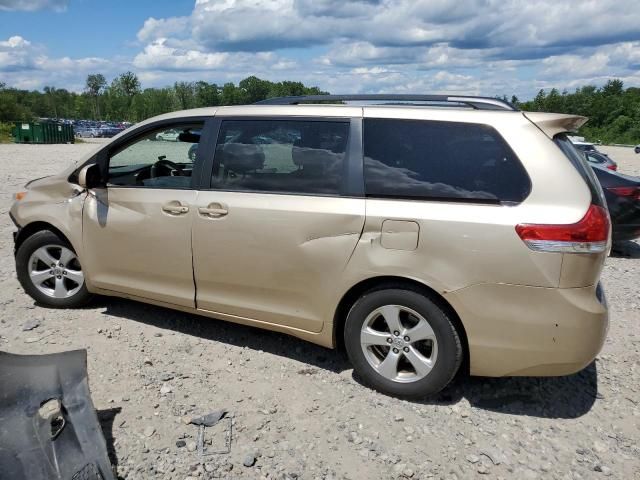 2013 Toyota Sienna LE